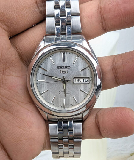 Seiko 5 SNKE53K1